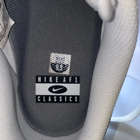 Nike Air Force One’s Men’s Size 9.5 50 Years of Hip Hop Nike AF1 Classics White - Picture 11 of 13